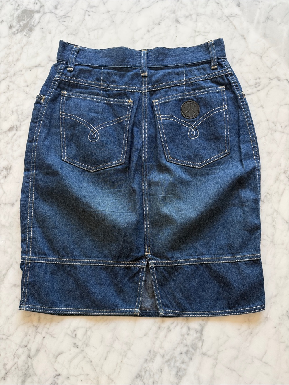 Vintage Moschino denim skirt  size 44 made in Italy late 80’s